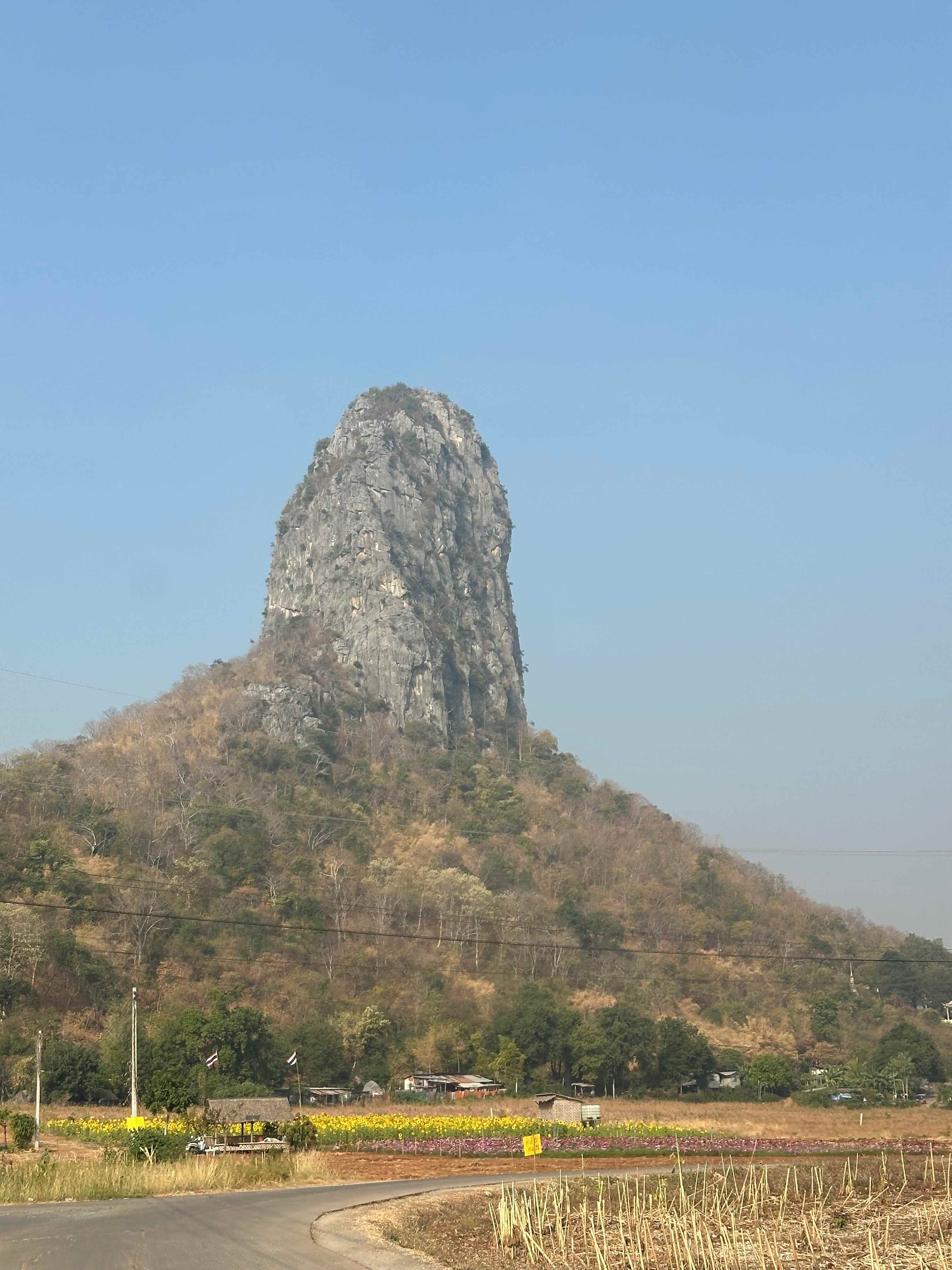 Khao Jeen Lae, Lop Buri